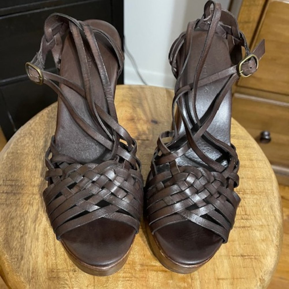 Banana Republic Genuine Leather Sandals in brown with a Wedge Heel - Size 7 1/2
